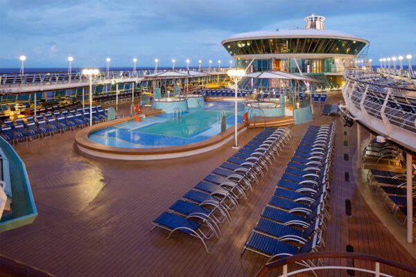 piscina rhapsody of the seas