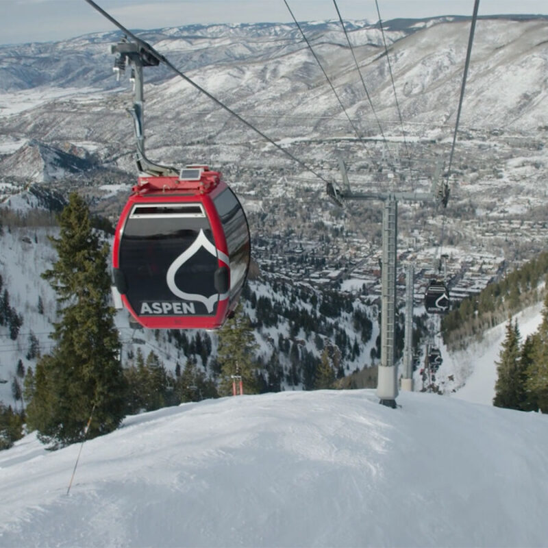 aspen mountain winter, gondola en Aspen subiendo la montaña
